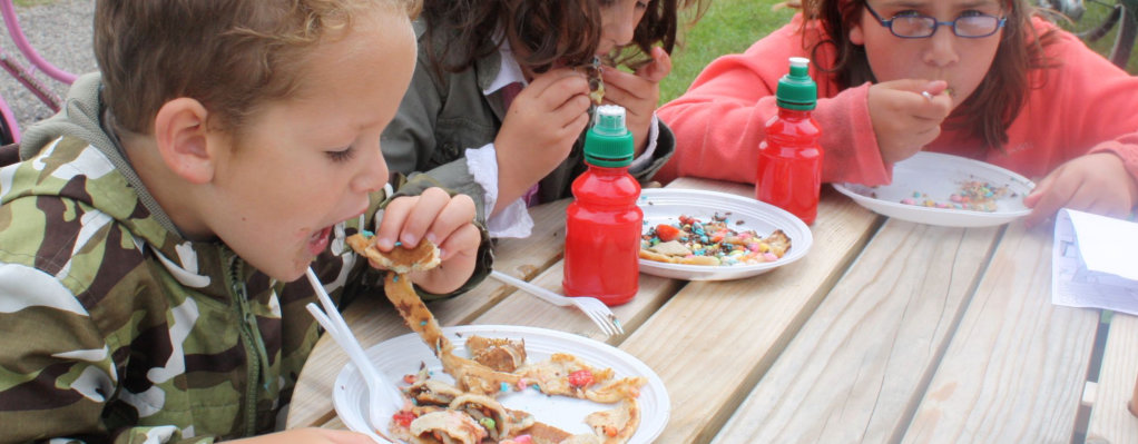 Pannenkoeken eten bij Vriezes Erfgoed in Wapenveld